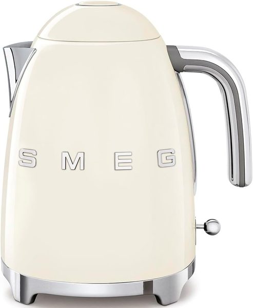 SMEG retro kettle – cream and oak kitchen ideas