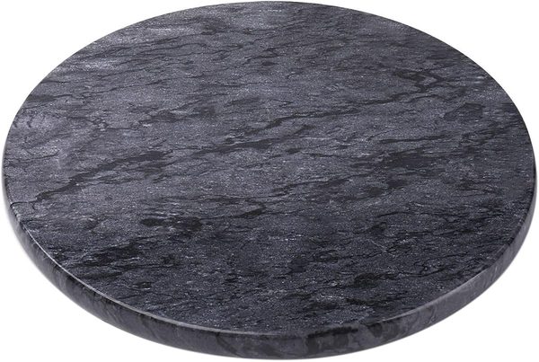 Round black marble board – cream and oak kitchen ideas