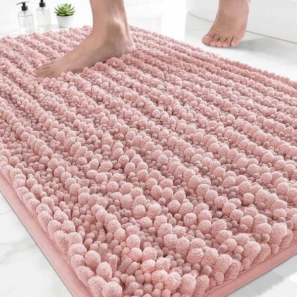 Light pink chenille bath mat – blush pink bathroom ideas