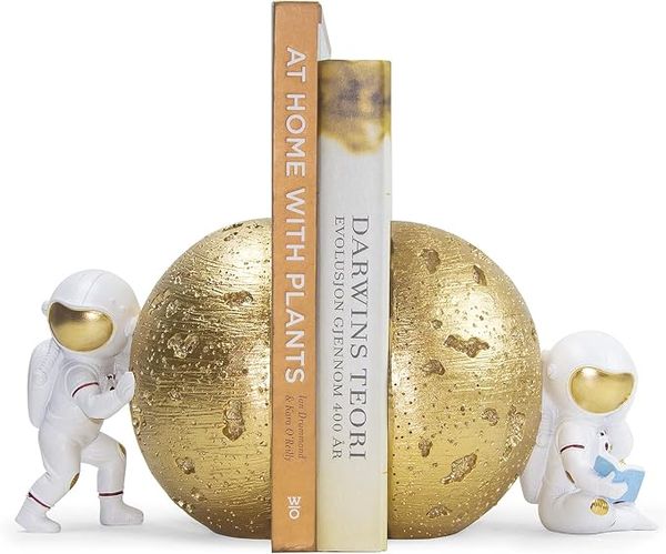 Moon & astronaut bookends – space themed boys room ideas