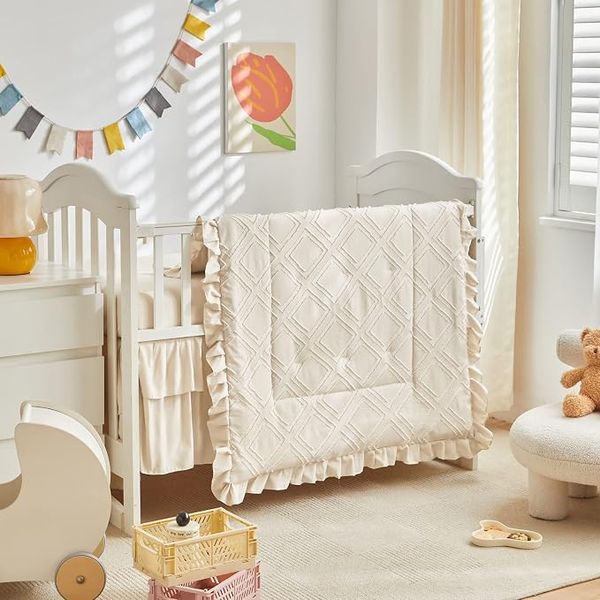 Tufted ruffle crib bedding – cozy nursery ideas