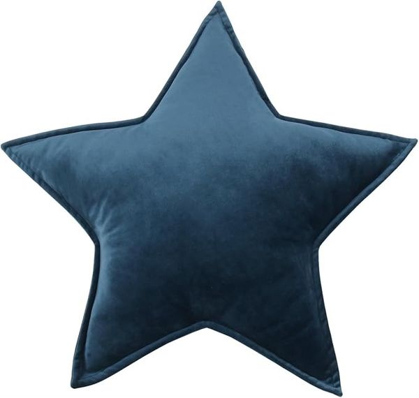 Velvet star pillow – space themed boys room ideas