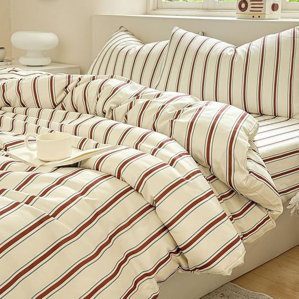 Striped duvet set – space themed boys room ideas