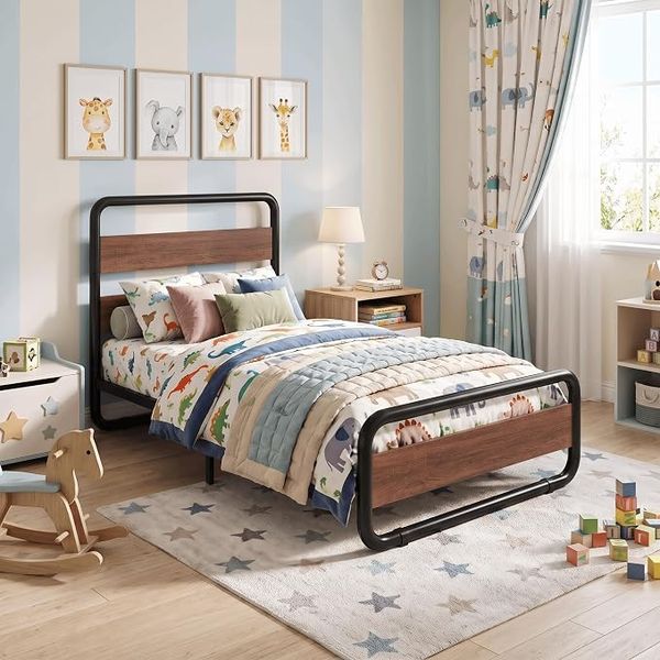 Twin bed – space themed boys room ideas